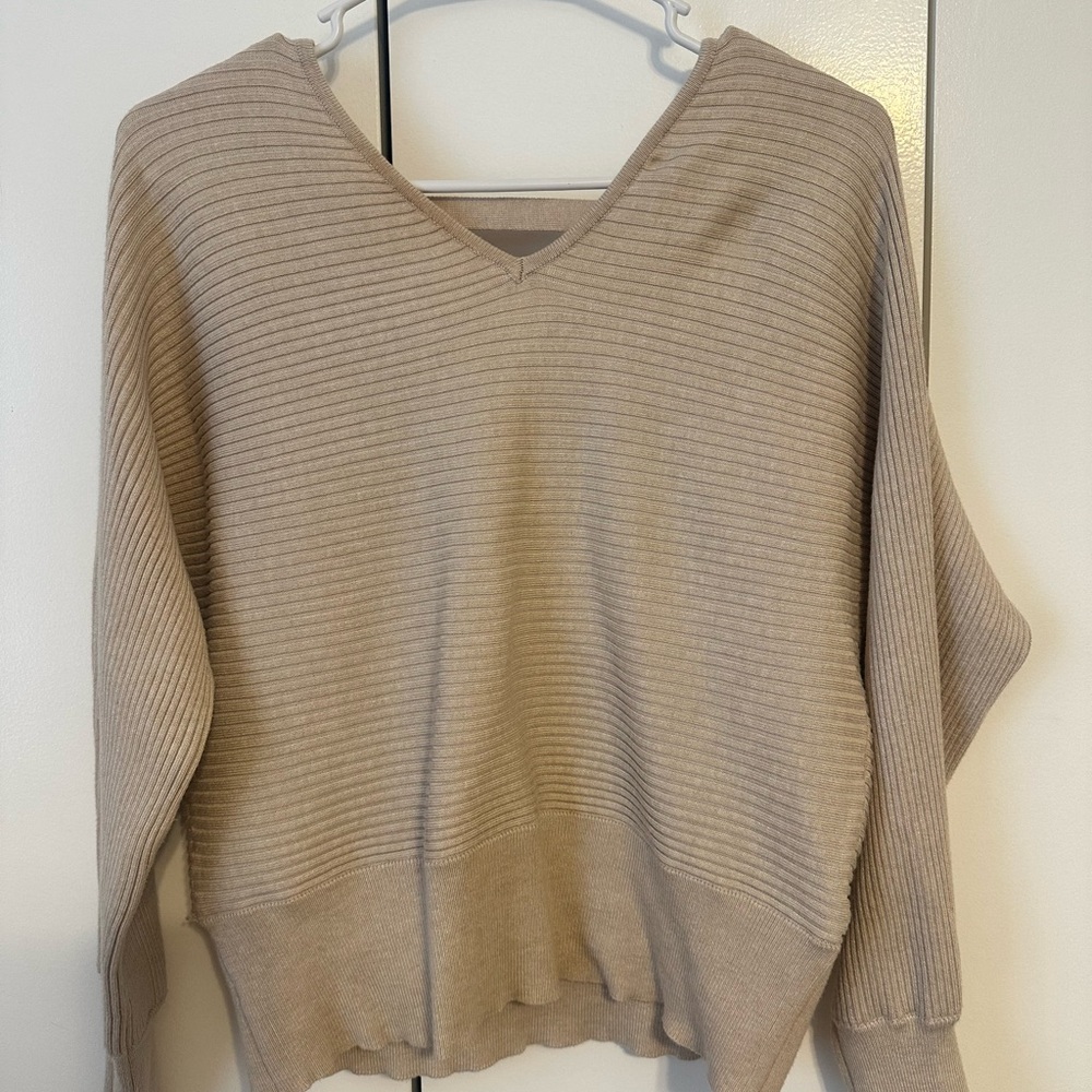 V-Neck Ribbed Sweater - Beige